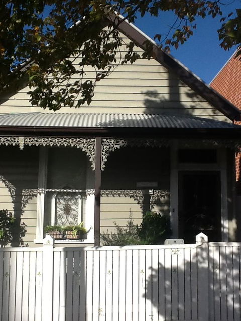 Redruth Cottage - Accommodation Redcliffe 0