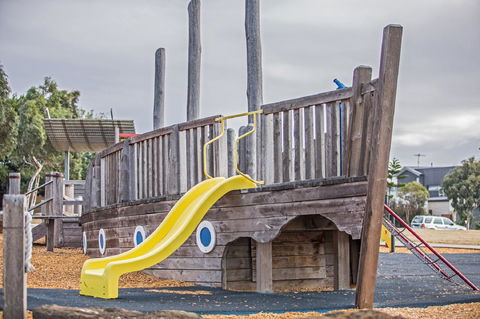 Nautical Rise Torquay - Accommodation Redcliffe 32