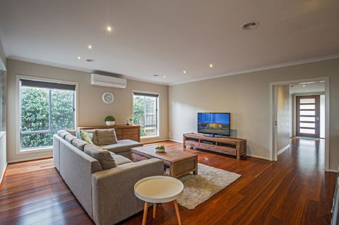 Nautical Rise Torquay - Accommodation Redcliffe 0