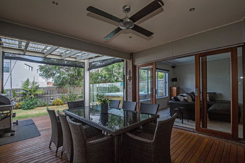 Nautical Rise Torquay - Accommodation Redcliffe 4