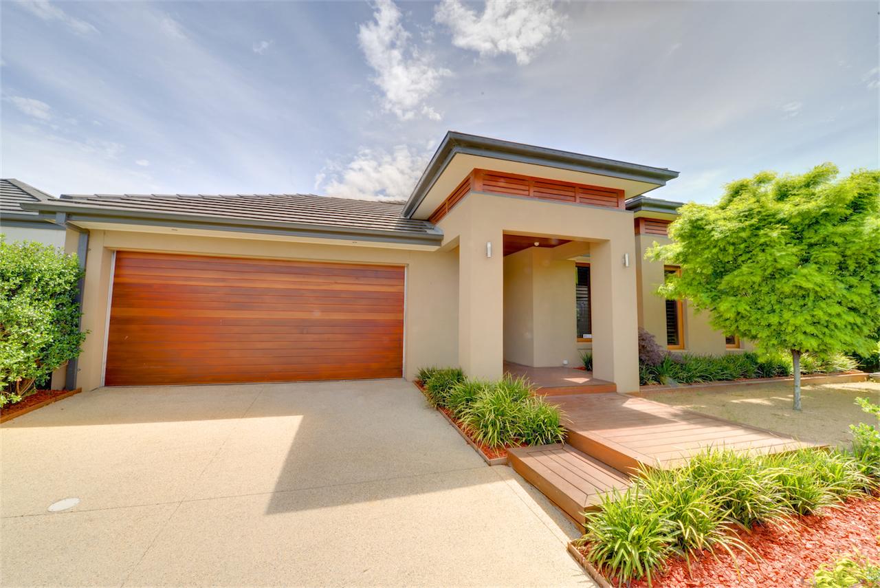 Newington VIC Accommodation Redcliffe