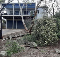 Elevated Holiday House Overlooks Tranquil Wetlands - Accommodation Redcliffe