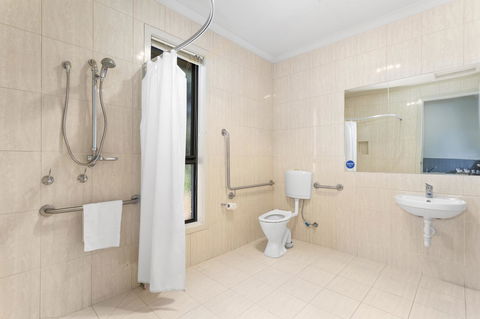 Quality Hotel Point Cook - Accommodation Redcliffe 1