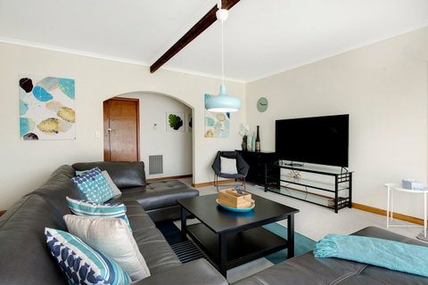 Sunryes Beach House - Accommodation Redcliffe 2