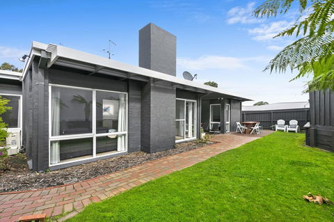 Mysa Anglesea Sleeps 7 WiFi SmartTV Cafes Shops - Accommodation Redcliffe 5