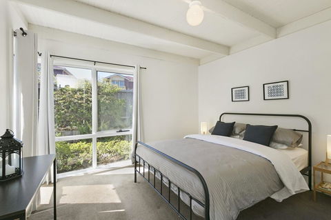 Mysa Anglesea Sleeps 7 WiFi SmartTV Cafes Shops - Accommodation Redcliffe 6