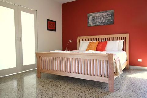 3 Bells Alpine Cottage - Accommodation Redcliffe 3