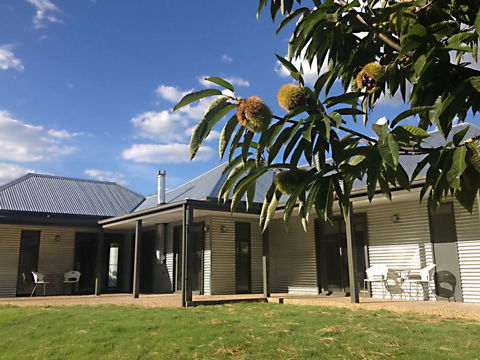 3 Bells Alpine Cottage - Accommodation Redcliffe 0