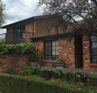 Bricks and Roses - Accommodation Redcliffe