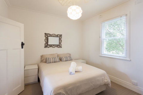 Sorrento Beach House - Perfect Spot And NEW Pool - Accommodation Redcliffe 10
