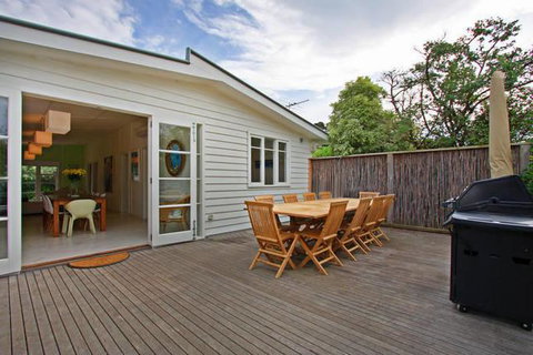 Sorrento Beach House - Perfect Spot And NEW Pool - Accommodation Redcliffe 4