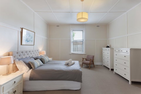 Sorrento Beach House - Perfect Spot And NEW Pool - Accommodation Redcliffe 16