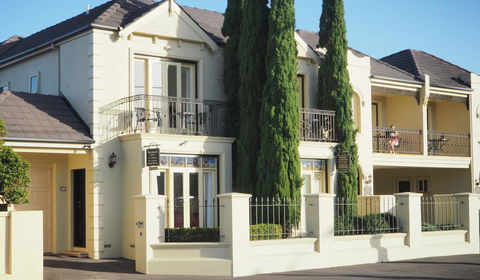 Beechwood Apartment - Accommodation Redcliffe 0