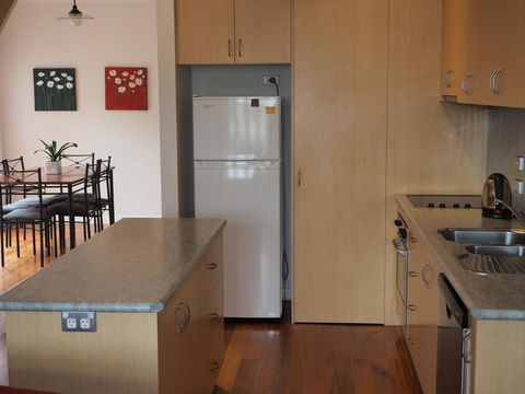 Beechwood Apartment - Accommodation Redcliffe 13