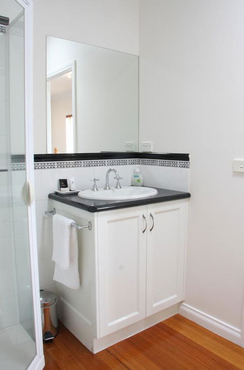 Beechwood Apartment - Accommodation Redcliffe 7