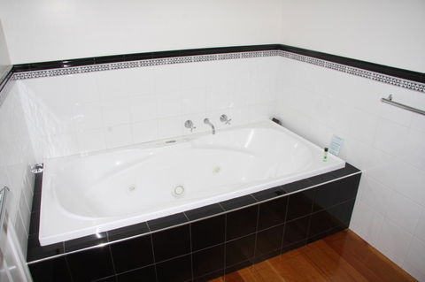 Beechwood Apartment - Accommodation Redcliffe 6