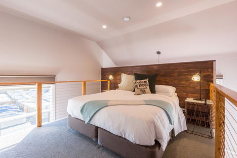 The Old Mechanics - Accommodation Redcliffe 12