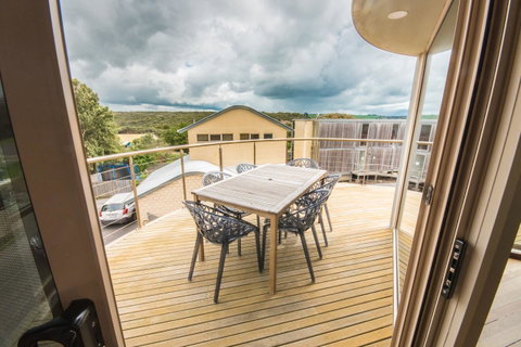 The Pitch - Accommodation Redcliffe 13