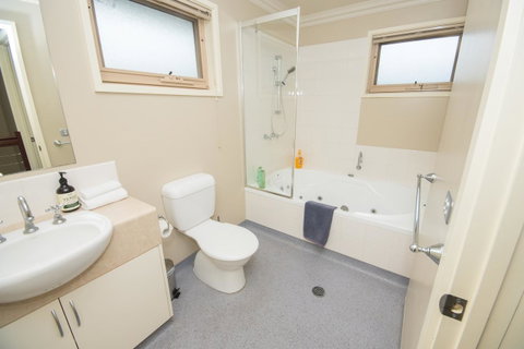 The Pitch - Accommodation Redcliffe 21