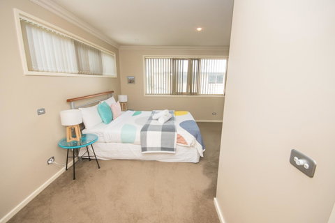 The Pitch - Accommodation Redcliffe 18