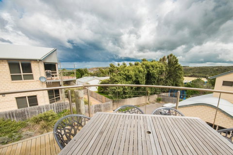 The Pitch - Accommodation Redcliffe 12