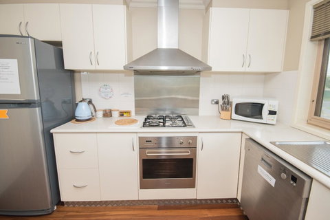 The Pitch - Accommodation Redcliffe 8