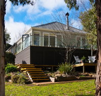 Lake Como Villa - Accommodation Redcliffe