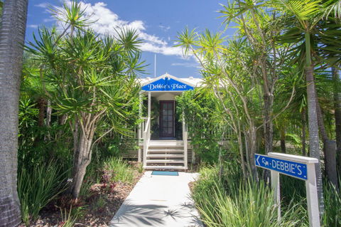 Debbie\'s Place - Accommodation Redcliffe 0