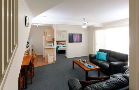 Rainbow Getaway Holiday Apartments - Accommodation Redcliffe 30