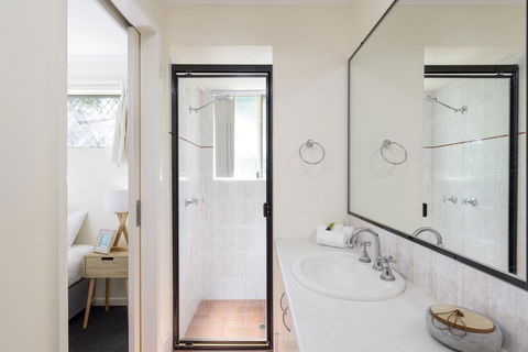 Rainbow Getaway Holiday Apartments - Accommodation Redcliffe 8