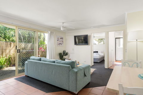 Rainbow Getaway Holiday Apartments - Accommodation Redcliffe 11