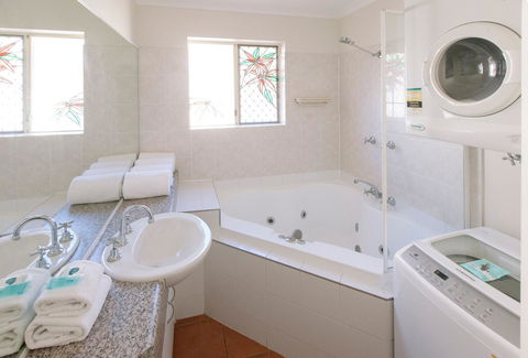 Rainbow Getaway Holiday Apartments - Accommodation Redcliffe 31