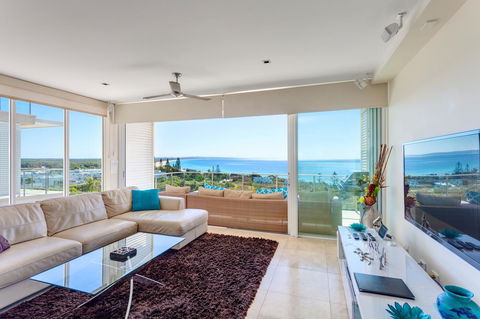 Apartment Dees Retreat - Accommodation Redcliffe 11