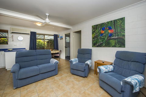 Magnetic North Apartment 1 - Accommodation Redcliffe 4