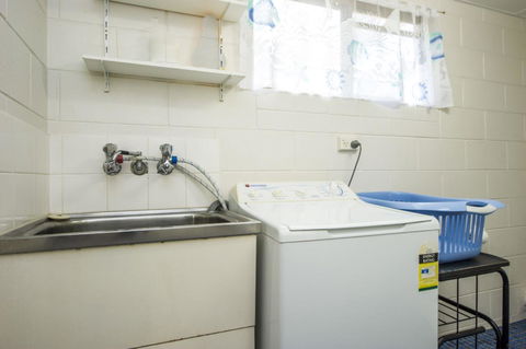 Magnetic North Apartment 1 - Accommodation Redcliffe 11