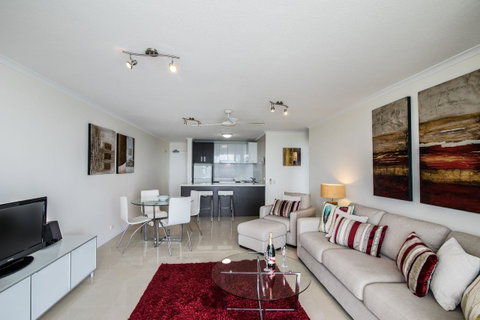 Noosa Harbour Resort - Accommodation Redcliffe 12