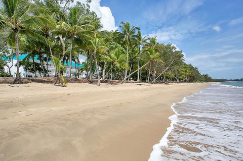 Agincourt Beachfront Apartments - Accommodation Redcliffe 9