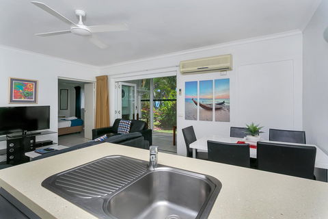 Agincourt Beachfront Apartments - Accommodation Redcliffe 14