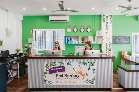 Mad Monkey Central - Accommodation Redcliffe 2