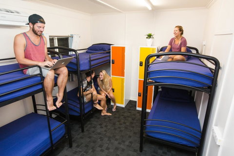 Mad Monkey Central - Accommodation Redcliffe 21