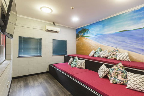 Summer House Cairns - Accommodation Redcliffe 27