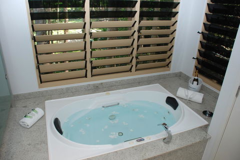 Sanctuary Palm Cove - Accommodation Redcliffe 15