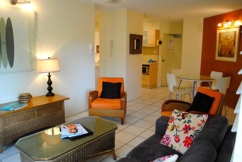 The Port Douglas Queenslander - Accommodation Redcliffe 28