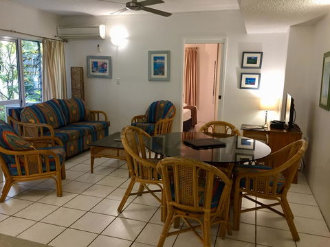 The Port Douglas Queenslander - Accommodation Redcliffe 6