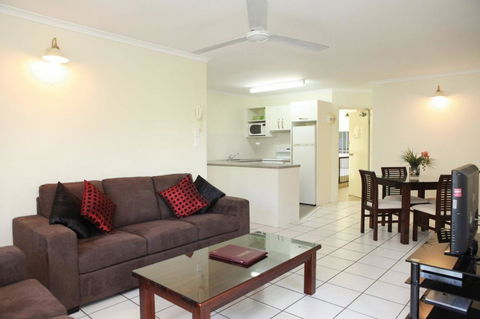 The Port Douglas Queenslander - Accommodation Redcliffe 32