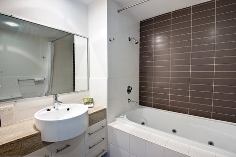 The Point Resort - Accommodation Redcliffe 2