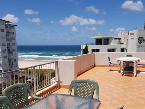 Surfers Chalet - Accommodation Redcliffe 37