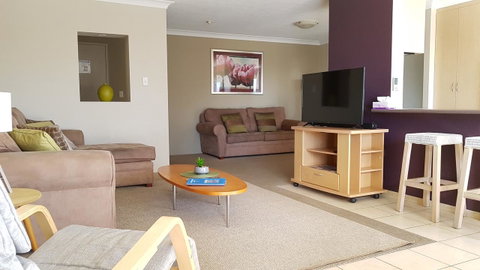 Surfers Chalet - Accommodation Redcliffe 18
