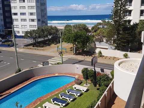 Surfers Chalet - Accommodation Redcliffe 14