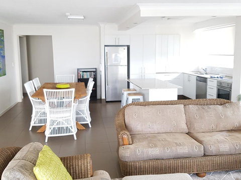 Surfers Chalet - Accommodation Redcliffe 33